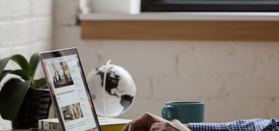 14-business-coffee-computer-desk-374006-1-1536x1024-01