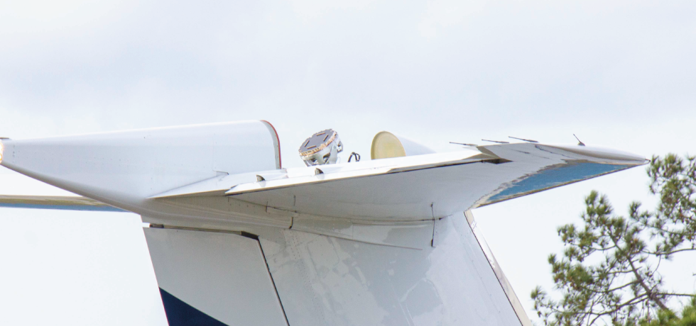 The Plane Simple Ku-band tail mount antenna installed on SD Gulfstream aircraft for validation.